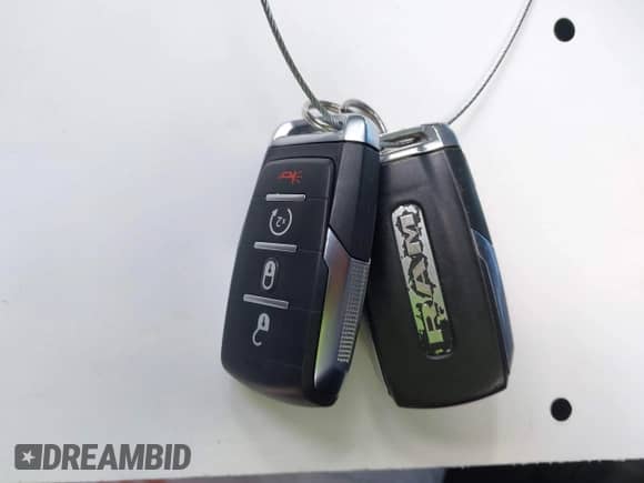 2020 Ram 1500 Big Horn z VIN 1C6SRFFTXLN108482, wystawiony jako IAAI lot #42850582 z przebiegiem 140 296 mil mil oraz . Historia ofert i sprzedaży dostępna na DreamBid. Obrazek 11.