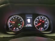 ✅ 2022 Toyota RAV4 XLE • VIN: 2T3P1RFV6NW261574 • Lot: 90887995. Wystawiony na Copart z przebiegiem 40 605 mil. Bezpłatny archiwum sprzedaży aukcyjnych z USA i szczegółowy raport historii pojazdu na DreamBid. Zdjęcie 9.