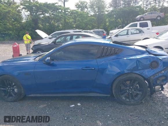 ✅ 2024 Ford Mustang GT • VIN: 1FA6P8CFXR5412162 • Lot: 42203438. Wystawiony na IAAI z przebiegiem 21 013 mil. Bezpłatny archiwum sprzedaży aukcyjnych z USA i szczegółowy raport historii pojazdu na DreamBid. Zdjęcie 14.