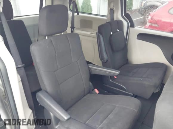 ✅ 2011 Dodge Grand Caravan Express • VIN: 2D4RN4DG9BR602124 • Lot: 43426833. Wystawiony na IAAI z przebiegiem 114 495 mil. Bezpłatny archiwum sprzedaży aukcyjnych z USA i szczegółowy raport historii pojazdu na DreamBid. Zdjęcie 8.