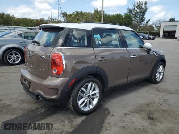 ✅ 2014 MINI Countryman S • VIN: WMWZC3C57EWP29072 • Lot: 54508905. Wystawiony na Copart z przebiegiem 105 192 mil. Bezpłatny archiwum sprzedaży aukcyjnych z USA i szczegółowy raport historii pojazdu na DreamBid. Zdjęcie 3.