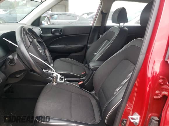 ✅ 2023 Hyundai Venue SEL • VIN: KMHRC8A35PU242416 • Лот: 64942194. Размещён на Copart с пробегом 57 372 миль миль. Получите бесплатный доступ к архиву аукционных продаж из США и посмотрите подробный отчёт об истории автомобиля на DreamBid. Изображение 7.