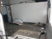 ✅ 2017 Ford Transit • VIN: 1FTYE1ZM2HKA26843 • Lot: 42875095. Wystawiony na IAAI z przebiegiem 224 908 mil. Bezpłatny archiwum sprzedaży aukcyjnych z USA i szczegółowy raport historii pojazdu na DreamBid. Zdjęcie 8.