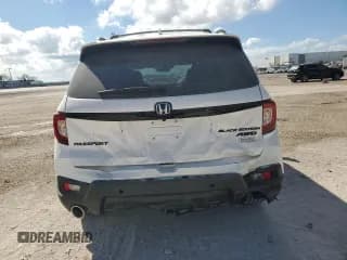 ✅ 2025 Honda Passport Black Edition • VIN: 5FNYF8H82SB008082 • Lot: 45126505. Wystawiony na Copart z przebiegiem 3 295 mil. Bezpłatny archiwum sprzedaży aukcyjnych z USA i szczegółowy raport historii pojazdu na DreamBid. Zdjęcie 6.