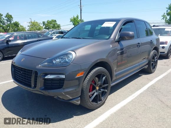 ✅ 2010 Porsche Cayenne GTS • VIN: WP1AD2AP6ALA61576 • Lot: 42368866. Listed on IAAI with 154,284 mi. Free auction sales archive from the USA and detailed vehicle history report at DreamBid. Image 17.
