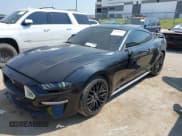 ✅ 2019 Ford Mustang GT Premium • VIN: 1FA6P8CF2K5187919 • Lot: 43166833. Wystawiony na IAAI z przebiegiem 90 298 mil. Bezpłatny archiwum sprzedaży aukcyjnych z USA i szczegółowy raport historii pojazdu na DreamBid. Zdjęcie 2.