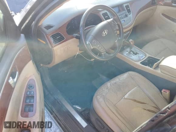 2013 Hyundai Genesis 3.8L z VIN KMHGC4DD8DU228106, wystawiony jako Copart lot #75243484 z przebiegiem 129 544 mil mil oraz Czysty tytuł • Clean title. Historia ofert i sprzedaży dostępna na DreamBid. Obrazek 8.