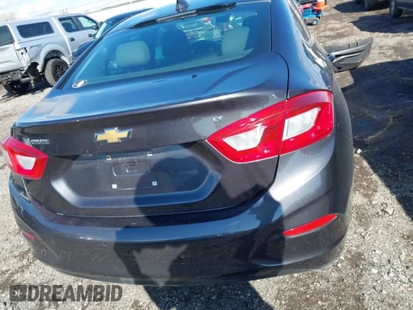 ✅ 2016 Chevrolet Cruze LT • VIN: 1G1BE5SMXG7273321 • Lot: 43491200. Listed on IAAI with 174,729 mi. Free auction sales archive from the USA and detailed vehicle history report at DreamBid. Image 17.