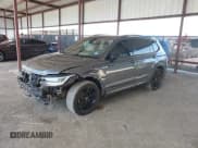 ✅ 2022 Volkswagen Tiguan SE R-Line Black • VIN: 3VVCB7AX6NM074217 • Lot: 43401568. Wystawiony na IAAI z przebiegiem 151 574 mil. Bezpłatny archiwum sprzedaży aukcyjnych z USA i szczegółowy raport historii pojazdu na DreamBid. Zdjęcie 17.