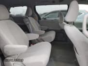 ✅ 2014 Toyota Sienna LE AAS • VIN: 5TDKK3DC6ES419869 • Lot: 86279295. Wystawiony na Copart z przebiegiem 86 406 mil. Bezpłatny archiwum sprzedaży aukcyjnych z USA i szczegółowy raport historii pojazdu na DreamBid. Zdjęcie 11.