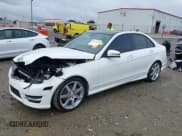 ✅ 2014 Mercedes-Benz C 250 Sport • VIN: WDDGF4HBXEG203170 • Lot: 43379040. Wystawiony na IAAI z przebiegiem 112 411 mil. Bezpłatny archiwum sprzedaży aukcyjnych z USA i szczegółowy raport historii pojazdu na DreamBid. Zdjęcie 2.