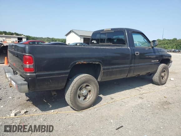 1998 Dodge 1500 z VIN 1B7HF16Y2WS577923, wystawiony jako Copart lot #67905705 z przebiegiem 145 459 mil mil oraz Czysty tytuł • Clean title. Historia ofert i sprzedaży dostępna na DreamBid. Obrazek 3.