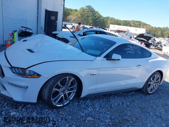 ✅ 2020 Ford Mustang GT • VIN: 1FA6P8CF5L5157752 • Lot: 40629901. Listed on IAAI with 37,450 mi. Free auction sales archive from the USA and detailed vehicle history report at DreamBid. Image 14.