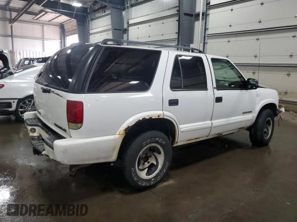 ✅ 2002 Chevrolet Blazer LS • VIN: 1GNDT13W52K178189 • Lot: 58967695. Wystawiony na Copart z przebiegiem 237 144 mil. Bezpłatny archiwum sprzedaży aukcyjnych z USA i szczegółowy raport historii pojazdu na DreamBid. Zdjęcie 3.