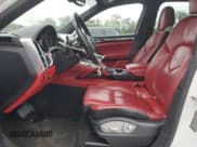 ✅ 2017 Porsche Cayenne S E-Hybrid • VIN: WP1AE2A27HLA70329 • Lot: 85322295. Wystawiony na Copart z przebiegiem 134 500 mil. Bezpłatny archiwum sprzedaży aukcyjnych z USA i szczegółowy raport historii pojazdu na DreamBid. Zdjęcie 7.