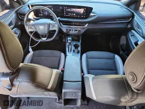 ✅ 2024 Buick Envista Preferred • VIN: KL47LAE21RB116079 • Lot: 91499015. Wystawiony na Copart z przebiegiem 74 444 mil. Bezpłatny archiwum sprzedaży aukcyjnych z USA i szczegółowy raport historii pojazdu na DreamBid. Zdjęcie 8.