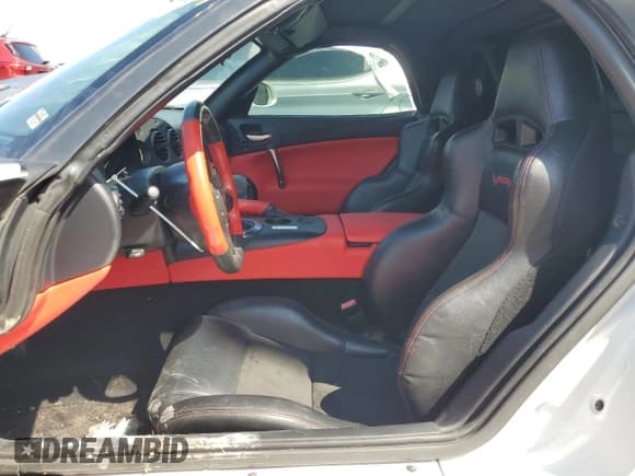 ✅ 2004 Dodge Viper SRT-10 • VIN: 1B3JZ65Z64V101042 • Lot: 73650684. Listed on Copart with 27,753 mi. Free auction sales archive from the USA and detailed vehicle history report at DreamBid. Image 7.