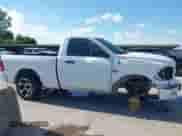 2013 Ram 1500 Express z VIN 3C6JR6ATXDG508202, wystawiony jako IAAI lot #43296958 z przebiegiem 145 380 mil mil oraz . Historia ofert i sprzedaży dostępna na DreamBid. Obrazek 14.