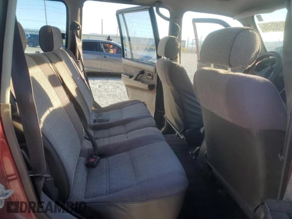 ✅ 1992 Toyota Land Cruiser • VIN: JT3FJ80W2N0041302 • Lot: 85180595. Listed on Copart with 1,347,448 mi. Free auction sales archive from the USA and detailed vehicle history report at DreamBid. Image 11.