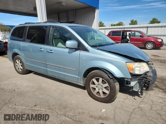 ✅ 2010 Chrysler Town & Country Touring • VIN: 2A4RR5D16AR357911 • Lot: 83837425. Wystawiony na Copart z przebiegiem 244 447 mil. Bezpłatny archiwum sprzedaży aukcyjnych z USA i szczegółowy raport historii pojazdu na DreamBid. Zdjęcie 4.