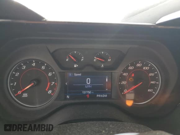 ✅ 2019 Chevrolet Camaro 2LT • VIN: 1G1FD1RX3K0147672 • Lot: 74310974. Wystawiony na Copart z przebiegiem 137 752 mil. Bezpłatny archiwum sprzedaży aukcyjnych z USA i szczegółowy raport historii pojazdu na DreamBid. Zdjęcie 9.