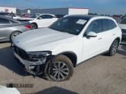 ✅ 2025 Mercedes-Benz GLC 300 • VIN: W1NKM4GB3SF320370 • Lot: 42622649. Wystawiony na IAAI z przebiegiem 1 787 mil. Bezpłatny archiwum sprzedaży aukcyjnych z USA i szczegółowy raport historii pojazdu na DreamBid. Zdjęcie 2.