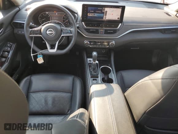 ✅ 2024 Nissan Altima SL • VIN: 1N4BL4EW9RN305183 • Лот: 64603745. Опубликован ранее на Copart с пробегом 8 608 миль. Бесплатный доступ к архиву аукционных продаж из США и подробный отчёт об истории автомобиля на DreamBid. Изображение 8.