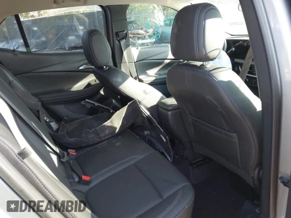 ✅ 2024 Buick Encore GX Sport Touring • VIN: KL4AMESL2RB187153 • Lot: 42483236. Wystawiony na IAAI z przebiegiem Nie podano. Bezpłatny archiwum sprzedaży aukcyjnych z USA i szczegółowy raport historii pojazdu na DreamBid. Zdjęcie 8.