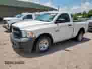 2017 Ram 1500 Tradesman z VIN 3C6JR6AG1HG586666, wystawiony jako Copart lot #65384775 z przebiegiem 31 629 mil mil oraz Czysty tytuł • Clean title. Historia ofert i sprzedaży dostępna na DreamBid. Obrazek 1.