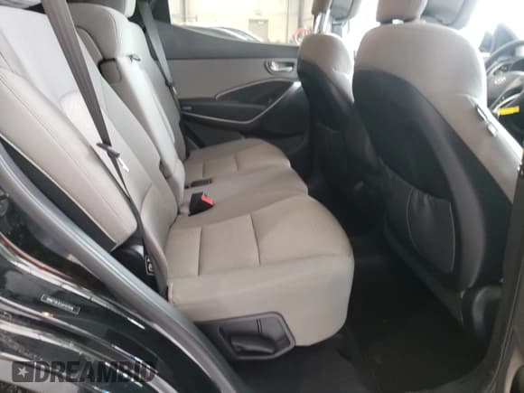 ✅ 2018 Hyundai Santa Fe 2.4L • VIN: 5NMZTDLB3JH107046 • Лот: 64106391. Опубликован ранее на Copart с пробегом 92 104 миль. Бесплатный доступ к архиву аукционных продаж из США и подробный отчёт об истории автомобиля на DreamBid. Изображение 6.