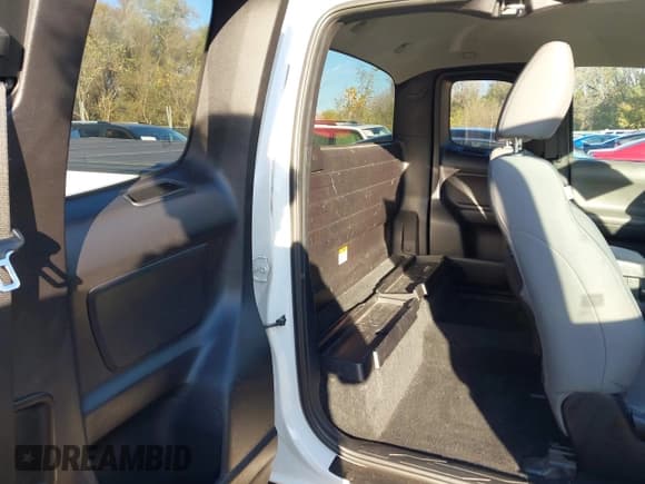 ✅ 2020 Toyota Tacoma SR • VIN: 5TFRX5GN8LX173410 • Lot: 43622732. Wystawiony na IAAI z przebiegiem 87 711 mil. Bezpłatny archiwum sprzedaży aukcyjnych z USA i szczegółowy raport historii pojazdu na DreamBid. Zdjęcie 8.