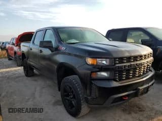 ✅ 2020 Chevrolet Silverado 1500 Custom Trail Boss • VIN: 1GCPYCEF7LZ270428 • Lot: 74544064. Wystawiony na Copart z przebiegiem 55 568 mil. Bezpłatny archiwum sprzedaży aukcyjnych z USA i szczegółowy raport historii pojazdu na DreamBid. Zdjęcie 4.