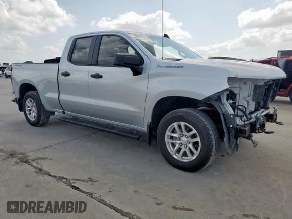 ✅ 2019 Chevrolet Silverado 1500 Custom • VIN: 1GCRYBEF3KZ227027 • Lot: 61665675. Wystawiony na Copart z przebiegiem 52 838 mil. Bezpłatny archiwum sprzedaży aukcyjnych z USA i szczegółowy raport historii pojazdu na DreamBid. Zdjęcie 4.