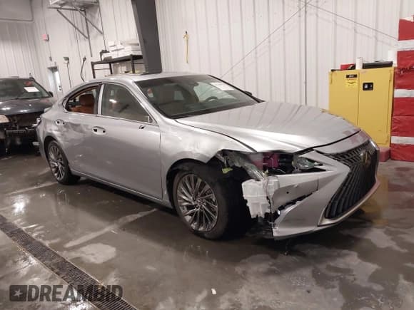 ✅ 2024 Lexus ES 300h Ultra Luxury • VIN: 58AFA1C14RU052520 • Lot: 43742270. Listed on IAAI with 14,582 mi. Free auction sales archive from the USA and detailed vehicle history report at DreamBid. Image 6.
