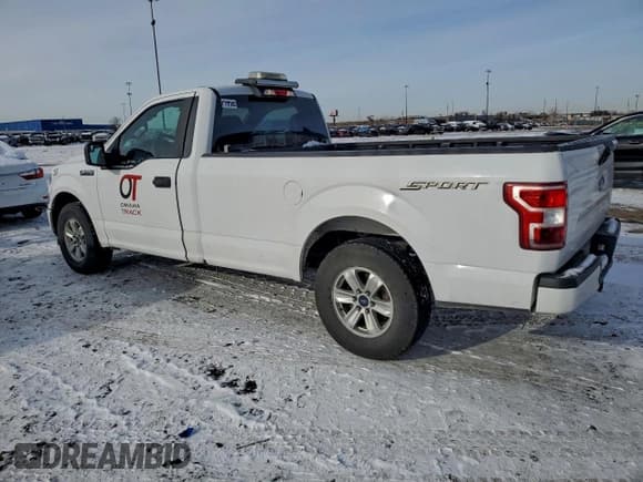 ✅ 2018 Ford F-150 XL • VIN: 1FTMF1CP3JKC19863 • Lot: 95894965. Wystawiony na Copart z przebiegiem 218 118 mil. Bezpłatny archiwum sprzedaży aukcyjnych z USA i szczegółowy raport historii pojazdu na DreamBid. Zdjęcie 2.