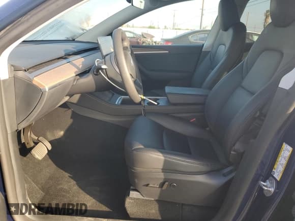 ✅ 2024 Tesla Model Y Long Range • VIN: 7SAYGAEE8RF054723 • Lot: 82200875. Wystawiony na Copart z przebiegiem 48 541 mil. Bezpłatny archiwum sprzedaży aukcyjnych z USA i szczegółowy raport historii pojazdu na DreamBid. Zdjęcie 7.