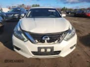 ✅ 2017 Nissan Altima SV • VIN: 1N4AL3AP0HC127727 • Лот: 91391455. Опубликован ранее на Copart с пробегом 198 233 миль. Бесплатный доступ к архиву аукционных продаж из США и подробный отчёт об истории автомобиля на DreamBid. Изображение 5.