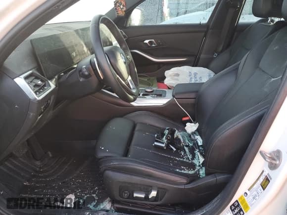 ✅ 2024 BMW 3 Series 330i xDrive • VIN: 3MW89FF07R8D83454 • Lot: 88663935. Listed on Copart with 24,493 mi. Free auction sales archive from the USA and detailed vehicle history report at DreamBid. Image 7.