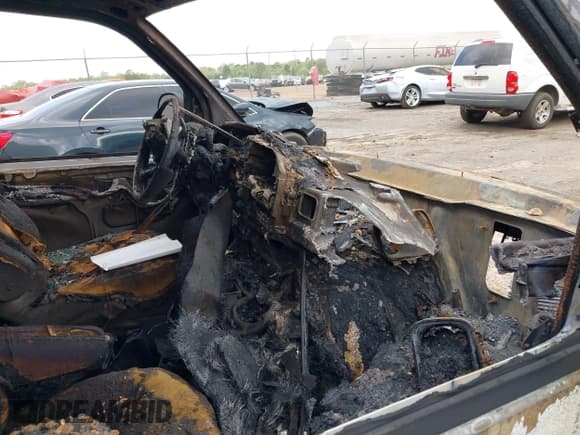 ✅ 2000 GMC Savana • VIN: 1GTEG15W1Y1142853 • Лот: 41930619. Опубликован ранее на IAAI с пробегом Не указан. Бесплатный доступ к архиву аукционных продаж из США и подробный отчёт об истории автомобиля на DreamBid. Изображение 5.