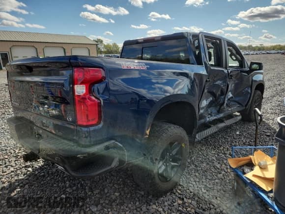 ✅ 2019 Chevrolet Silverado 1500 LT Trail Boss • VIN: 1GCPYFED2KZ400422 • Lot: 89499205. Wystawiony na Copart z przebiegiem 62 336 mil. Bezpłatny archiwum sprzedaży aukcyjnych z USA i szczegółowy raport historii pojazdu na DreamBid. Zdjęcie 3.
