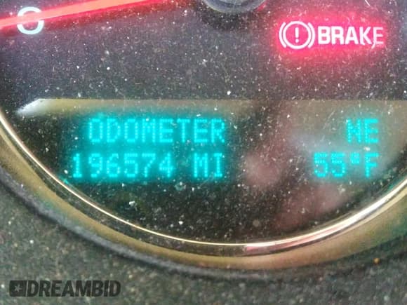 ✅ 2011 Chevrolet Suburban LT • VIN: 1GNSKJE32BR328845 • Lot: 43211739. Listed on IAAI with 196,574 mi. Free auction sales archive from the USA and detailed vehicle history report at DreamBid. Image 16.