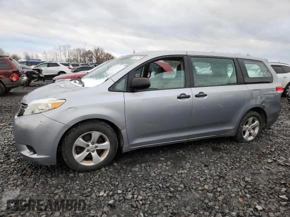 ✅ 2013 Toyota Sienna L • VIN: 5TDZK3DC1DS342759 • Lot: 91321215. Listed on Copart with Not provided. Free auction sales archive from the USA and detailed vehicle history report at DreamBid. Image 1.