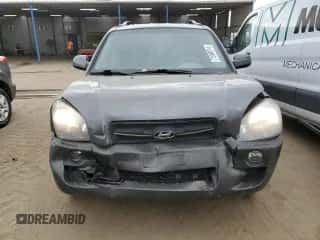 2007 Hyundai Tucson SE z VIN KM8JN72D57U518473, wystawiony jako Copart lot #71998814 z przebiegiem 106 340 mil mil oraz Szkoda całkowita • Salvage title. Historia ofert i sprzedaży dostępna na DreamBid. Obrazek 5.