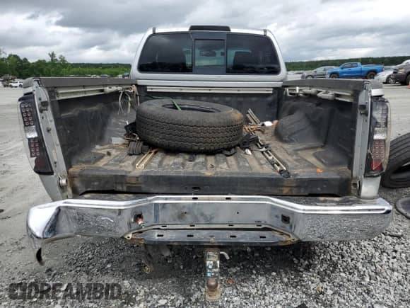 2011 Nissan Frontier SV z VIN 1N6AD0CU2BC435575, wystawiony jako Copart lot #59582965 z przebiegiem 186 973 mil mil oraz Szkoda całkowita • Salvage title. Historia ofert i sprzedaży dostępna na DreamBid. Obrazek 6.
