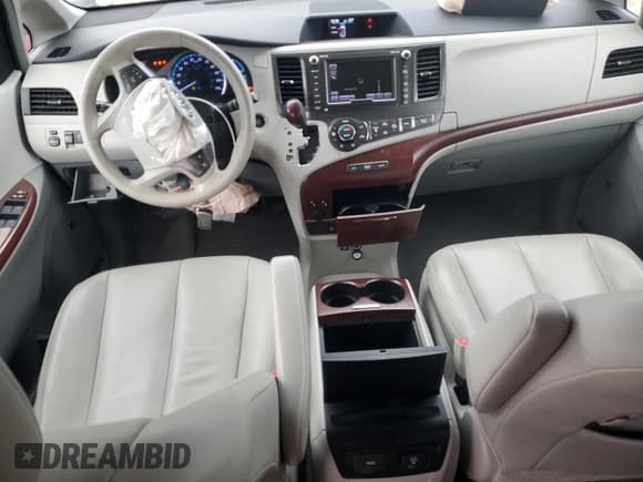 ✅ 2014 Toyota Sienna XLE • VIN: 5TDYK3DCXES406553 • Lot: 91645545. Listed on Copart with 45,437 mi. Free auction sales archive from the USA and detailed vehicle history report at DreamBid. Image 8.