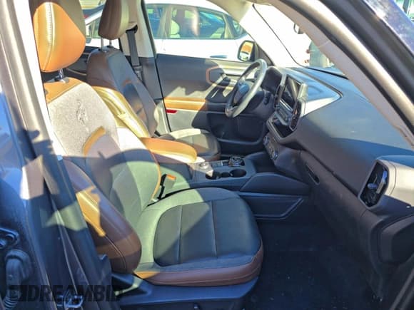 ✅ 2021 Ford Bronco Sport Outer Banks • VIN: 3FMCR9C66MRA75102 • Lot: 94966265. Wystawiony na Copart z przebiegiem 99 231 mil. Bezpłatny archiwum sprzedaży aukcyjnych z USA i szczegółowy raport historii pojazdu na DreamBid. Zdjęcie 5.