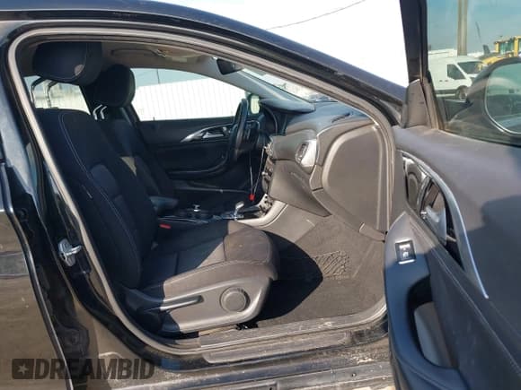 ✅ 2017 Infiniti QX30 Premium • VIN: SJKCH5CP1HA020000 • Lot: 43832648. Listed on IAAI with 98,833 mi. Free auction sales archive from the USA and detailed vehicle history report at DreamBid. Image 5.