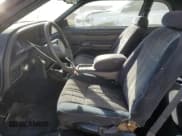 ✅ 1988 Ford Thunderbird • VIN: 1FABP6041JH149312 • Lot: 83767944. Wystawiony na Copart z przebiegiem 109 397 mil. Bezpłatny archiwum sprzedaży aukcyjnych z USA i szczegółowy raport historii pojazdu na DreamBid. Zdjęcie 7.