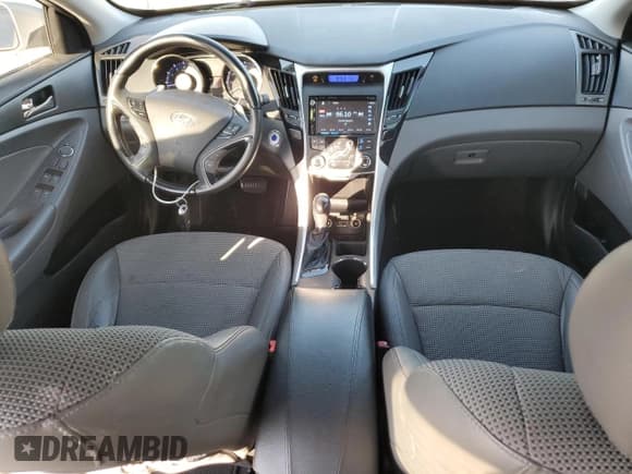 ✅ 2012 Hyundai Sonata SE • VIN: 5NPEC4AB2CH413419 • Lot: 84731695. Wystawiony na Copart z przebiegiem 152 475 mil. Bezpłatny archiwum sprzedaży aukcyjnych z USA i szczegółowy raport historii pojazdu na DreamBid. Zdjęcie 8.