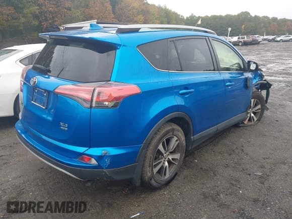 ✅ 2018 Toyota RAV4 XLE • VIN: JTMRFREV3JJ736487 • Лот: 43407148. Опубликован ранее на IAAI с пробегом 58 977 миль. Бесплатный доступ к архиву аукционных продаж из США и подробный отчёт об истории автомобиля на DreamBid. Изображение 4.